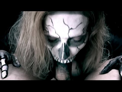 ❤️ Demoniczna dziewczyna ssąca kutasa swoimi czarnymi ustami i połykająca spermę. ❤️ Sex video at porn pl.hellporno-com.ru ❤