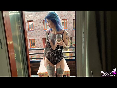 ❤️ Ogromna dziewczyna ssąca i pieprzy się namiętnie pod gołym niebem ❤️ Sex video at porn pl.hellporno-com.ru ❤